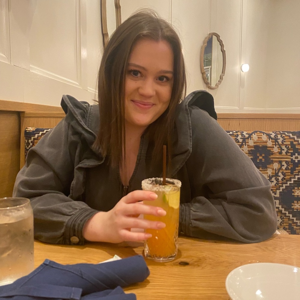 Meet your Posher, Olivia